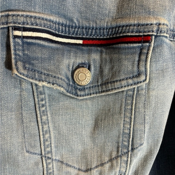 Tommy Hilfiger SZ XXL Flag Button Closure Many Pockets Jean Trucker Denim Jacket - Picture 2 of 9